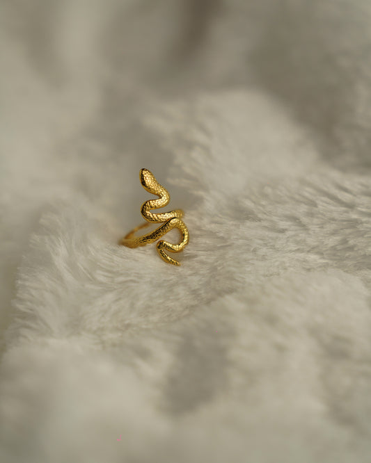 Serpent Twist Ring