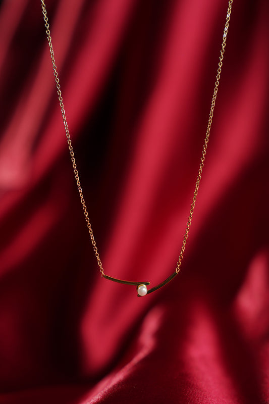 Pearl Line Necklace
