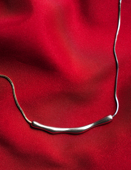 Golden Flow Bar Necklace (Silver)