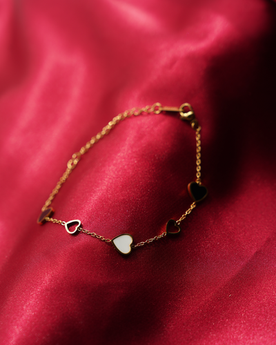 Amoré Hearts Bracelet